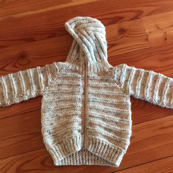 ๐5/$25๐ Crocheted/knit hoodie - Picture 2 of 3